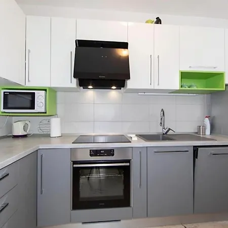 Jadre Apartment *
